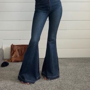 We The Free high rise button fly bell bottoms size 26